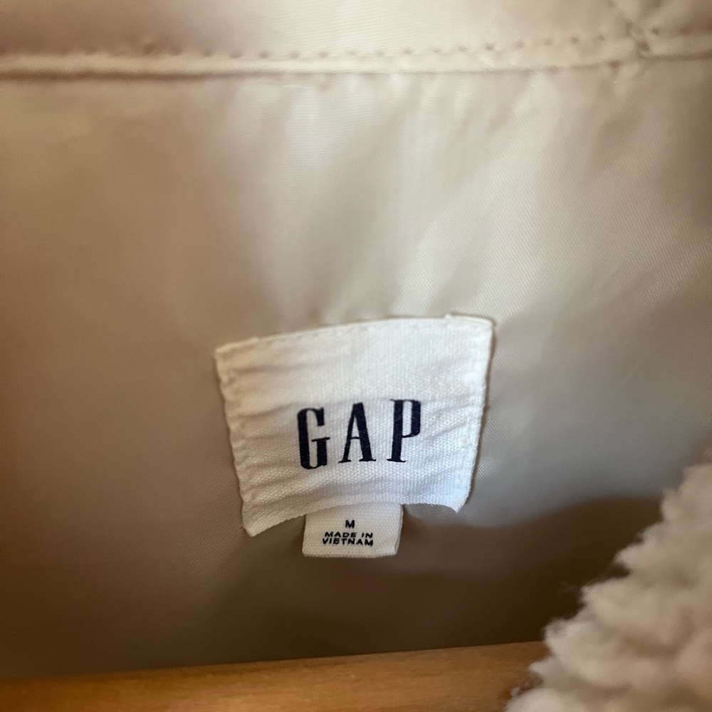 GAP Sherpa Jacket with Button Closure - Picture 4 of 5